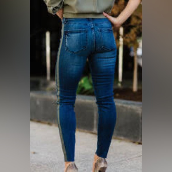 Jeans - Picture 5 of 5